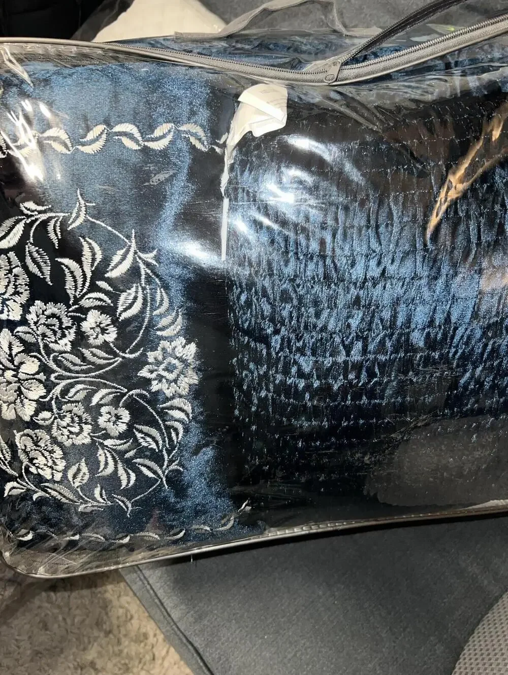 MADISON PARK Irene Velvet 5-Piece Full/Queen Comforter Set, NWT